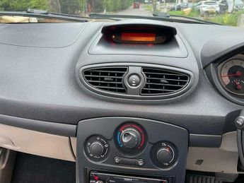 Renault Clio 1.6 VVT Expression 5dr