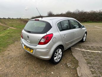 Vauxhall Corsa 1.4i 16v Design Hatchback 5dr Petrol Automatic (a/c) (166 g/km, 