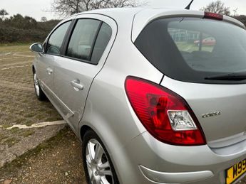 Vauxhall Corsa 1.4i 16v Design Hatchback 5dr Petrol Automatic (a/c) (166 g/km, 