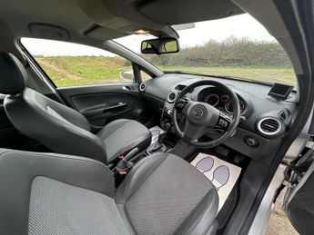 Vauxhall Corsa 1.4i 16v Design Hatchback 5dr Petrol Automatic (a/c) (166 g/km, 
