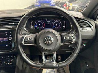 Volkswagen Tiguan 1.5 TSI EVO R-LINE TECH SUV