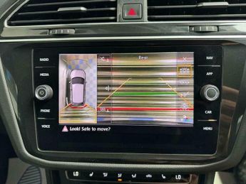 Volkswagen Tiguan 1.5 TSI EVO R-LINE TECH SUV