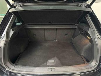 Volkswagen Tiguan 1.5 TSI EVO R-LINE TECH SUV