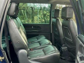 Ford Galaxy 2.8i Ghia Automatic 200 Bhp | 7 Seater _ Heated Leather Seats _ 