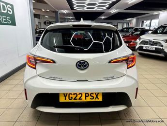 Toyota Corolla 1.8 ICON TECH [SAT NAV, HEATED SEATS & REVERSE CAMERA]