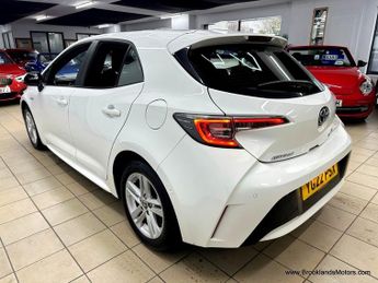 Toyota Corolla 1.8 ICON TECH [SAT NAV, HEATED SEATS & REVERSE CAMERA]