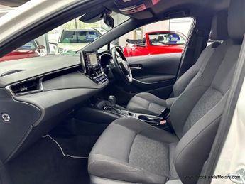 Toyota Corolla 1.8 ICON TECH [SAT NAV, HEATED SEATS & REVERSE CAMERA]