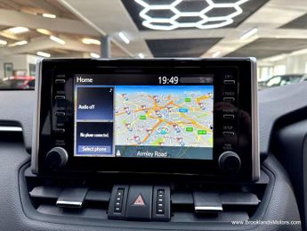 Toyota RAV4 2.5 VVT-I DESIGN [SAT NAV, REVERSE CAMERA & 4WD]
