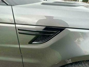 Land Rover Range Rover Sport 3.0 SD V6 Autobiography Dynamic SUV 5dr Diesel Auto 4WD Euro 6 (