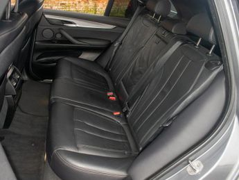 BMW X5 XDRIVE40E M SPORT - Harman Kardon Speakers