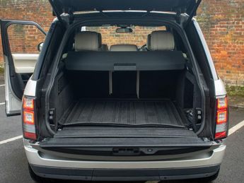 Land Rover Range Rover SDV8 VOGUE SE - Sliding Pan Roof - 22in Alloys
