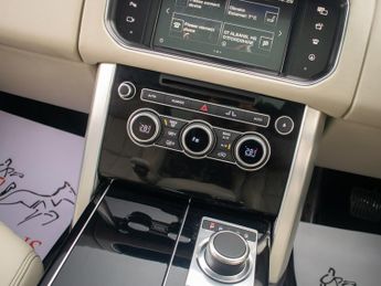 Land Rover Range Rover SDV8 VOGUE SE - Sliding Pan Roof - 22in Alloys