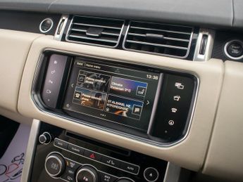 Land Rover Range Rover SDV8 VOGUE SE - Sliding Pan Roof - 22in Alloys