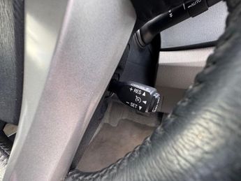 Toyota Prius VVT-I T SPIRIT