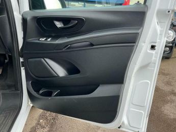 Mercedes-Benz Vito 2.1 114 CDI BlueTEC PRO Tourer G-Tronic+ RWD L3 Euro 6 (s/s) 5dr