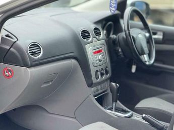 Ford Focus 1.6 Zetec 5dr