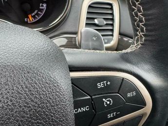 Jeep Grand Cherokee 3.0 V6 CRD Overland SUV 5dr Diesel Auto 4WD Euro 5 (247 bhp)