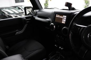 Jeep Wrangler CRD SAHARA UNLIMITED