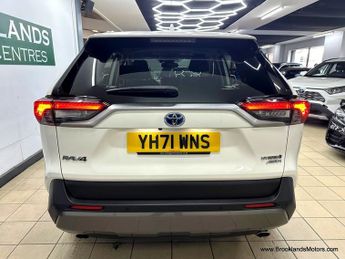 Toyota RAV4 2.5 VVT-I DESIGN [SAT NAV, REVERSE CAMERA & 4WD]