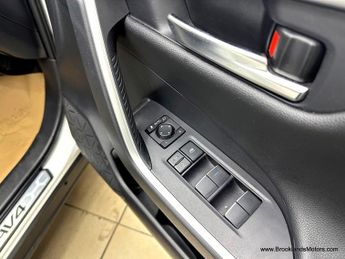 Toyota RAV4 2.5 VVT-I DESIGN [SAT NAV, REVERSE CAMERA & 4WD]
