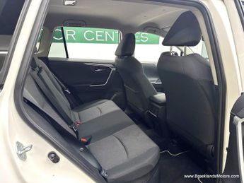 Toyota RAV4 2.5 VVT-I DESIGN [SAT NAV, REVERSE CAMERA & 4WD]