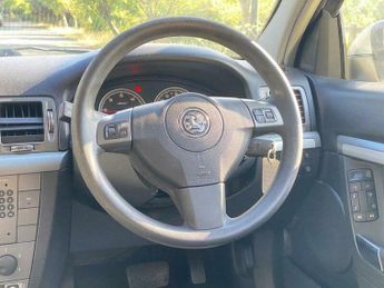 Vauxhall Vectra 1.9 CDTi 16v Exclusiv 5dr