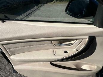 BMW 3 SERIES 2.0 320d Modern Auto Euro 5 (s/s) 4dr