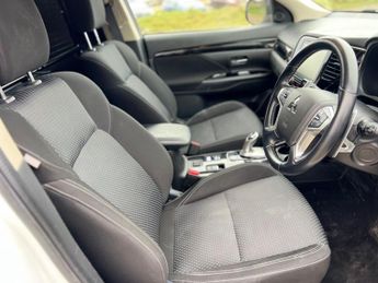 Mitsubishi Outlander PHEV REFLEX PLUS COMMERCIAL