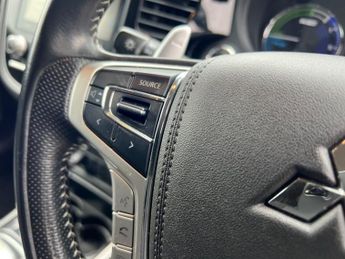 Mitsubishi Outlander PHEV REFLEX PLUS COMMERCIAL