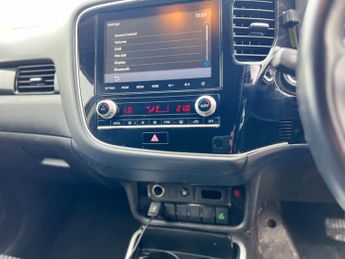 Mitsubishi Outlander PHEV REFLEX PLUS COMMERCIAL