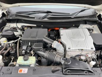 Mitsubishi Outlander PHEV REFLEX PLUS COMMERCIAL