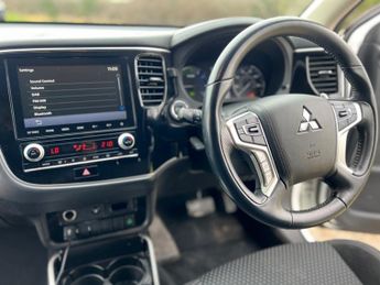 Mitsubishi Outlander PHEV REFLEX PLUS COMMERCIAL