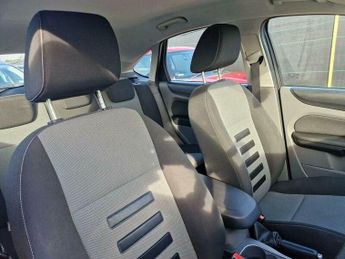 Ford Focus 1.6 Zetec 5dr