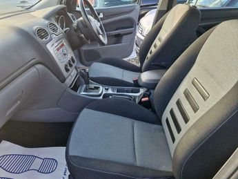 Ford Focus 1.6 Zetec 5dr