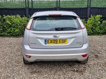 Ford Focus 1.6 Zetec 5dr
