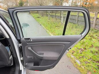 Volkswagen Golf 1.6 FSI S 5dr