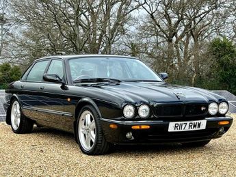 Jaguar XJ 4.0 V8 4dr