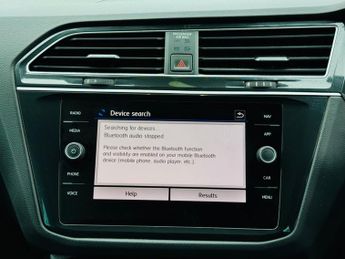 Volkswagen Tiguan SE NAVIGATION TDI 4MOTION DSG