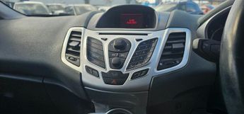 Ford Fiesta 1.4 Titanium Hatchback 3dr Petrol Automatic (154 g/km, 94 bhp)