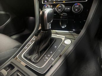 Volkswagen Golf R TSI 4MOTION DSG