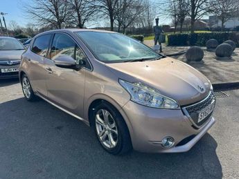 Peugeot 208 1.2 VTi Allure Euro 5 5dr