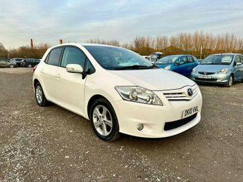 Toyota Auris 1.33 VVT-i TR (s/s) 5dr