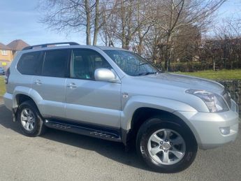 Toyota Land Cruiser INVINCIBLE D-4D 8 STR