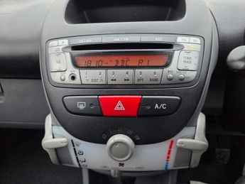 Toyota AYGO VVT-I PLATINUM MM