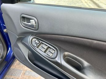 Nissan Almera SE