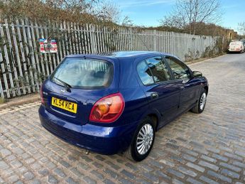 Nissan Almera SE