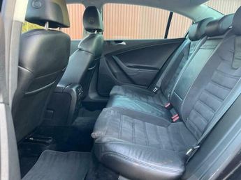 Volkswagen Passat 3.6 FSI V6 R36 DSG 4Motion Euro 4 4dr