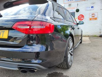 Audi A4 S4 AVANT QUATTRO