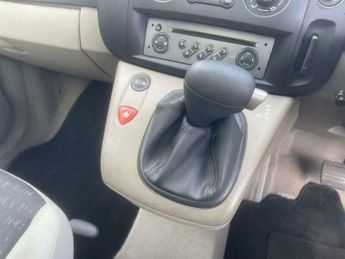 Renault Scenic 1.6 VVT Dynamique S 5dr