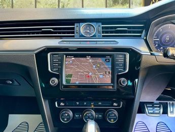 Volkswagen Passat R LINE TDI BLUEMOTION TECHNOLOGY DSG